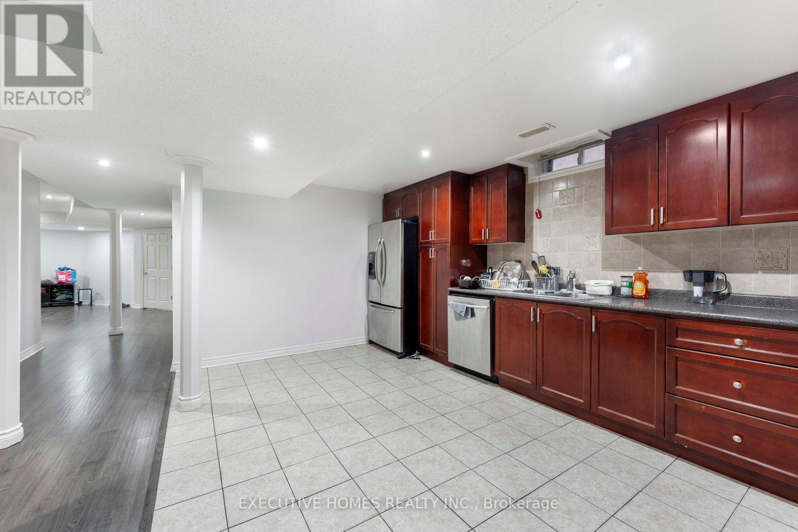 44 Pebblestone Circle, Brampton, Ontario  L6X 4N2 - Photo 46 - W12160310