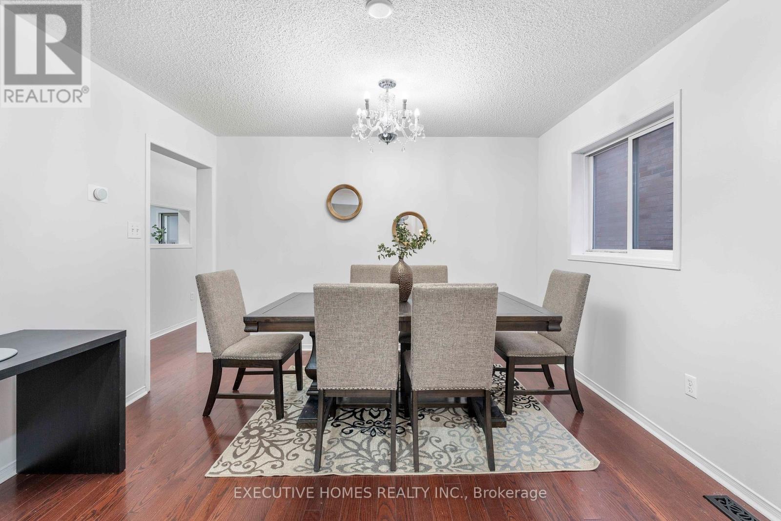 44 Pebblestone Circle, Brampton, Ontario  L6X 4N2 - Photo 7 - W12160310