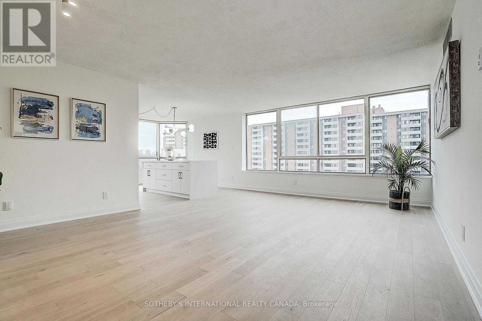 704 - 1240 Marlborough Court, Oakville (Cp College Park), Ontario  L6H 3K7 - Photo 7 - W12160314