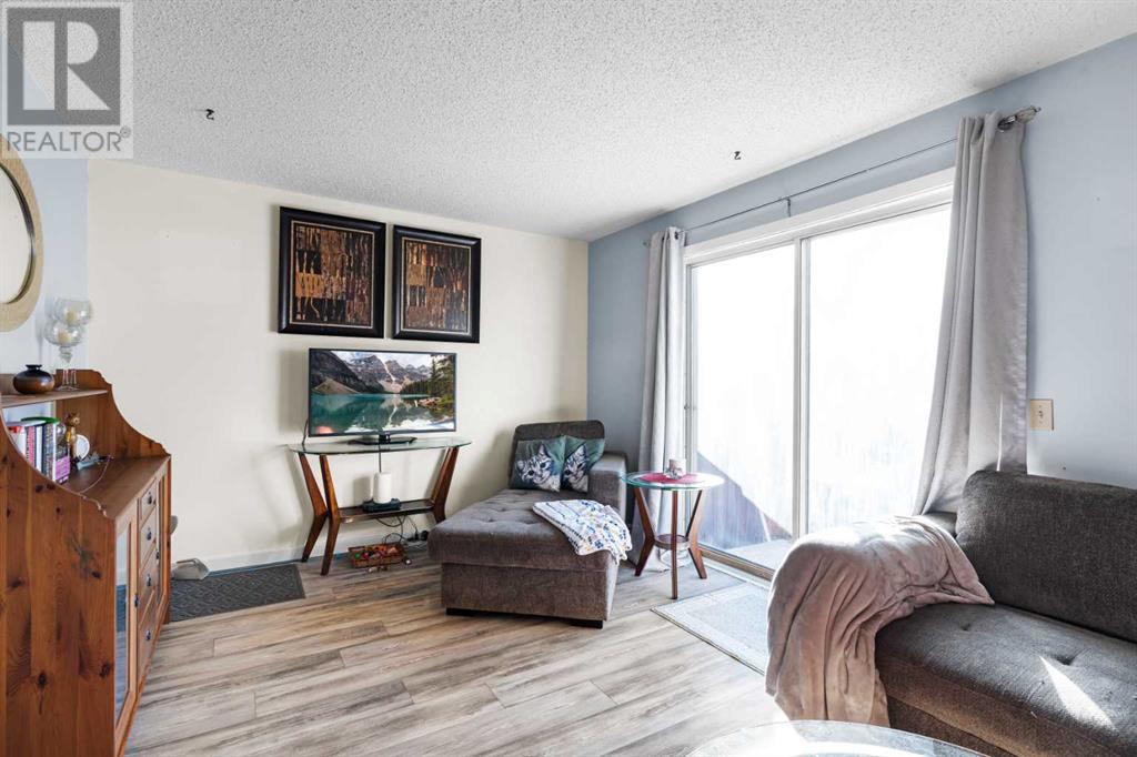 71 Castlebrook Way Ne, Calgary, Alberta  T2A 7Y9 - Photo 8 - A2209170