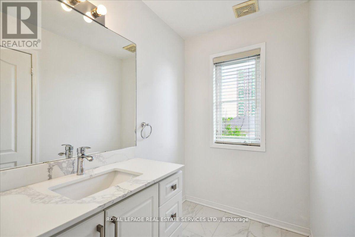 3302 Pinto Place, Mississauga (Cooksville), Ontario  L5B 1V7 - Photo 22 - W12160329