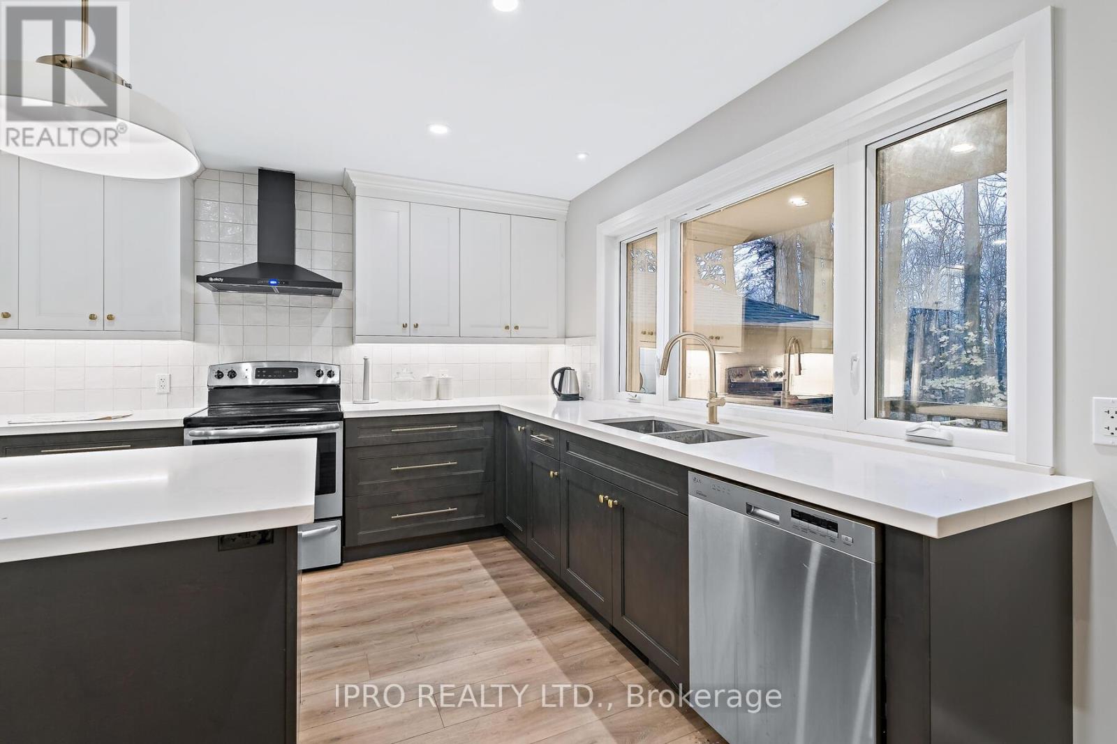 7142 7 Highway, Halton Hills (Rural Halton Hills), Ontario  L7J 2L9 - Photo 15 - W12160346