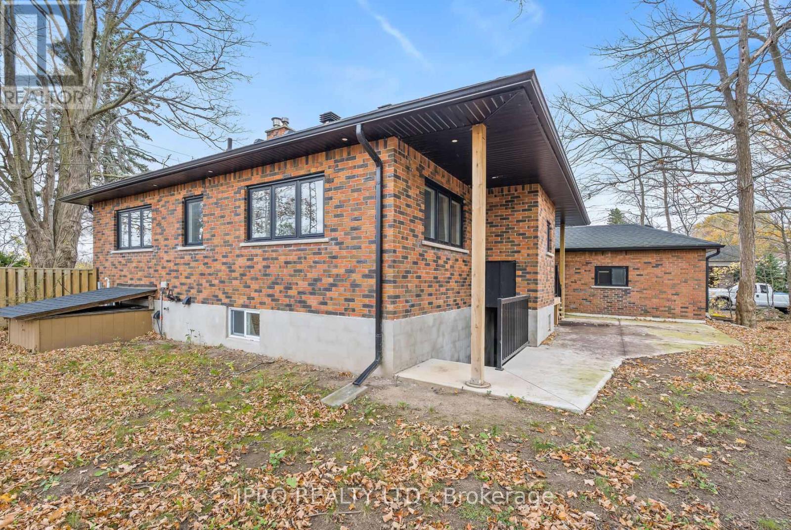 7142 7 Highway, Halton Hills (Rural Halton Hills), Ontario  L7J 2L9 - Photo 42 - W12160346