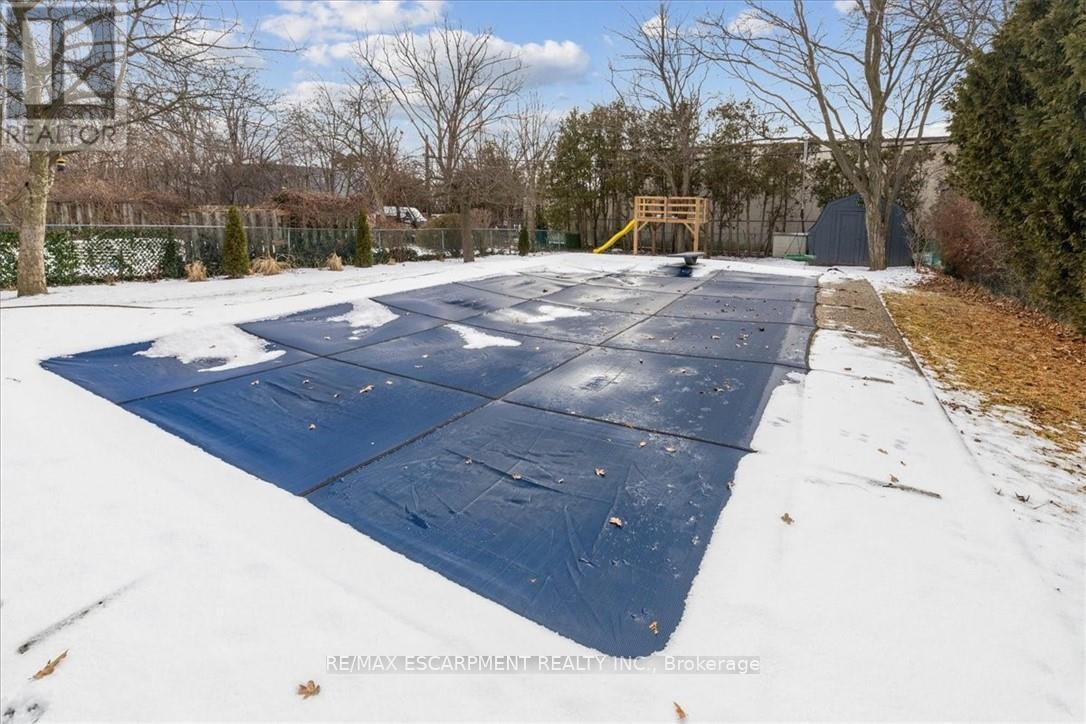 1142 Stanley Drive, Burlington (Mountainside), Ontario  L7P 2K7 - Photo 32 - W12160347