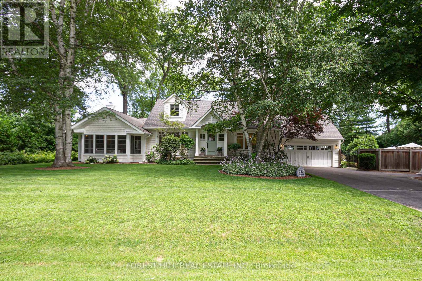 161 Dianne Avenue, Oakville, Ontario  L6J 4G8 - Photo 1 - W12160358