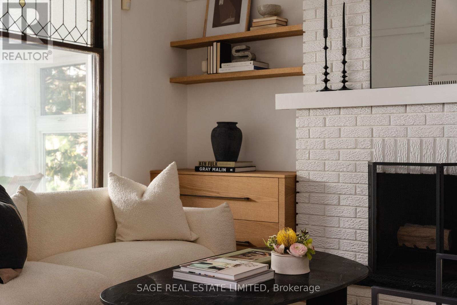 883 Shaw Street, Toronto, Ontario  M6G 3M3 - Photo 6 - W12160371