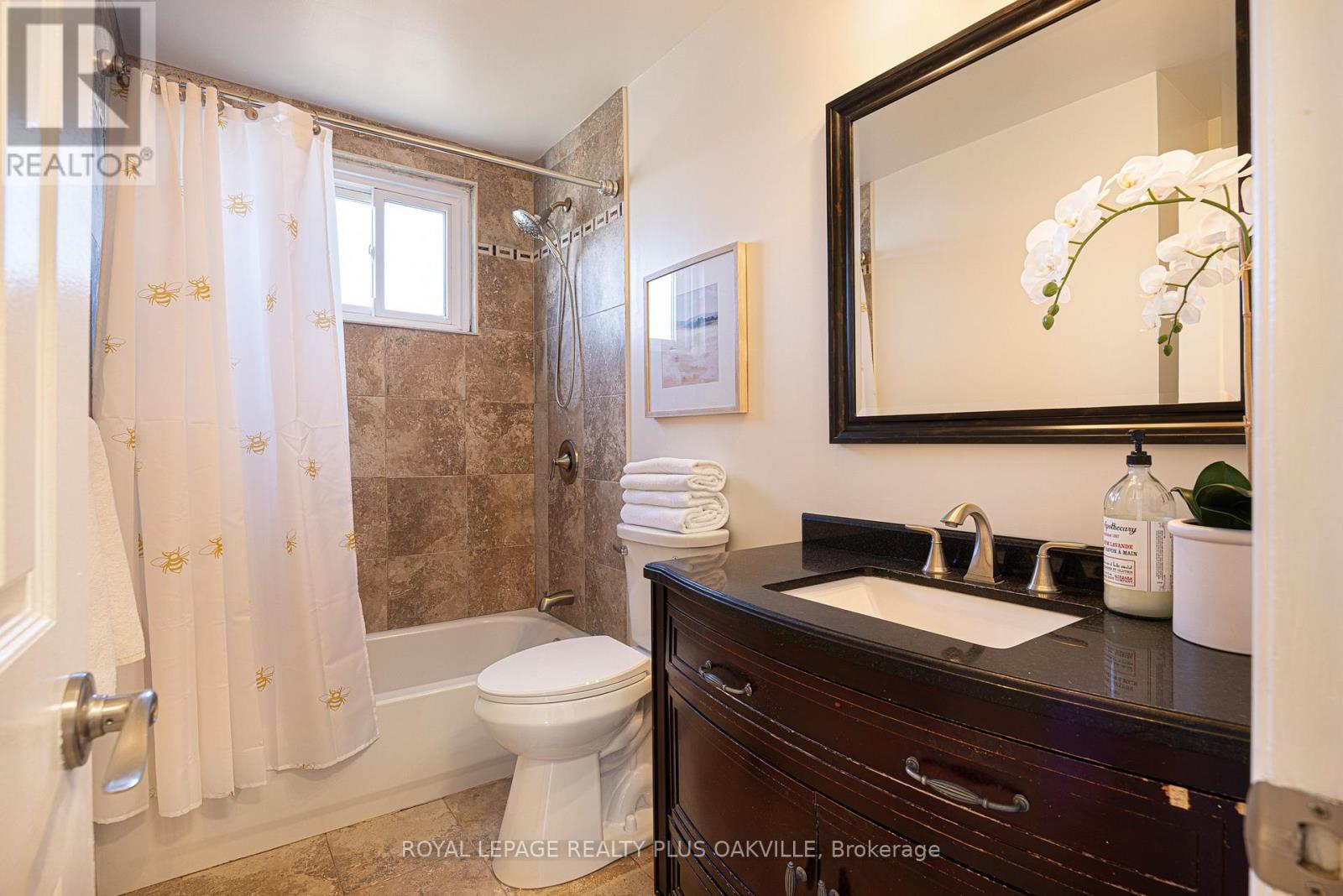 24 Menoke Court, Brampton, Ontario  L6Z 1E9 - Photo 20 - W12160400