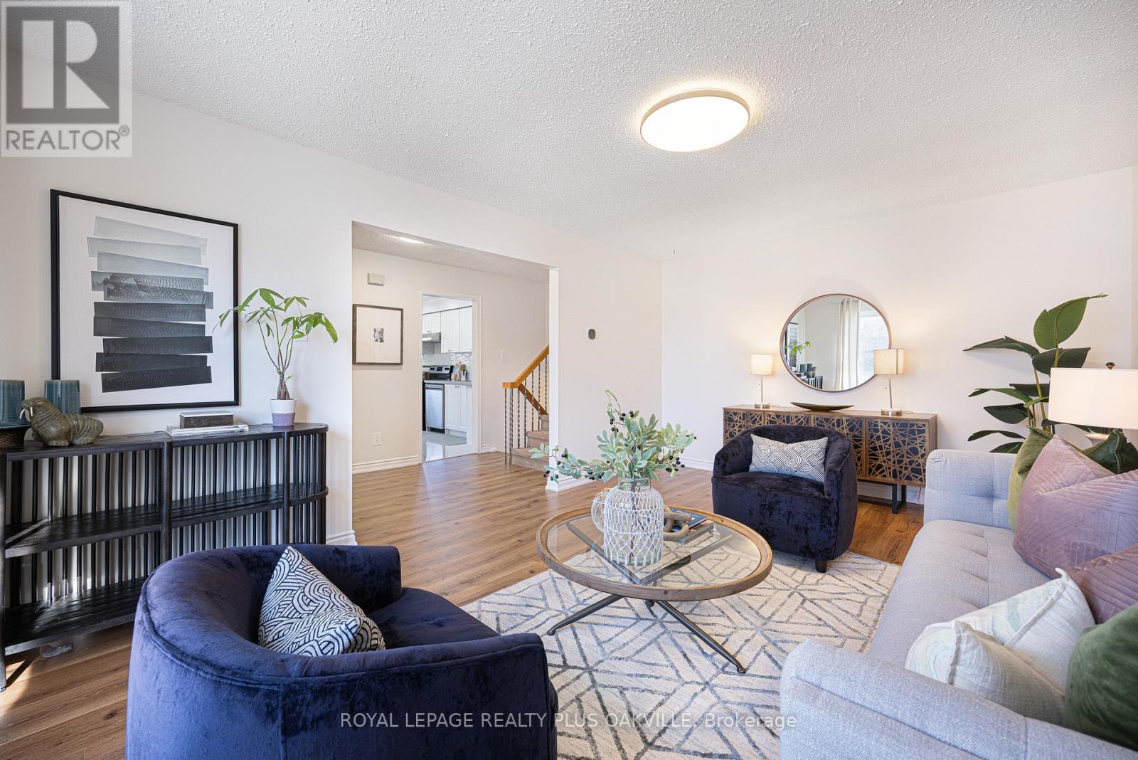 24 Menoke Court, Brampton, Ontario  L6Z 1E9 - Photo 7 - W12160400