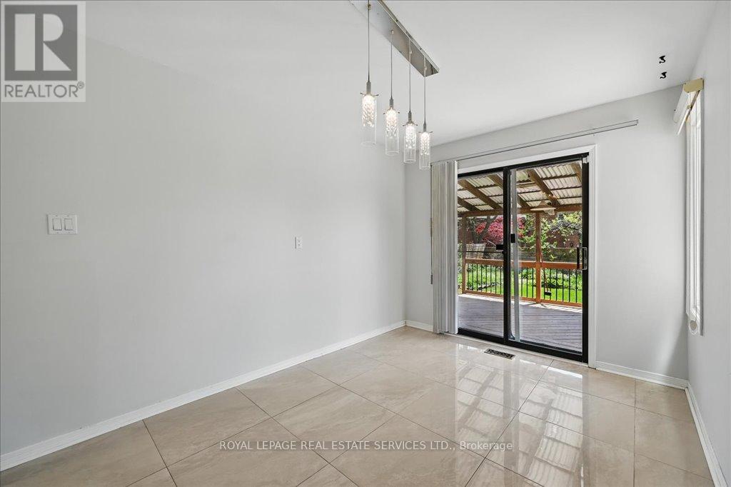 3020 Riverview Street, Oakville, Ontario  L6L 1L4 - Photo 11 - W12160457