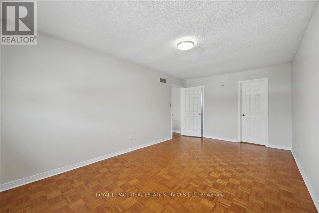 3020 Riverview Street, Oakville, Ontario  L6L 1L4 - Photo 18 - W12160457