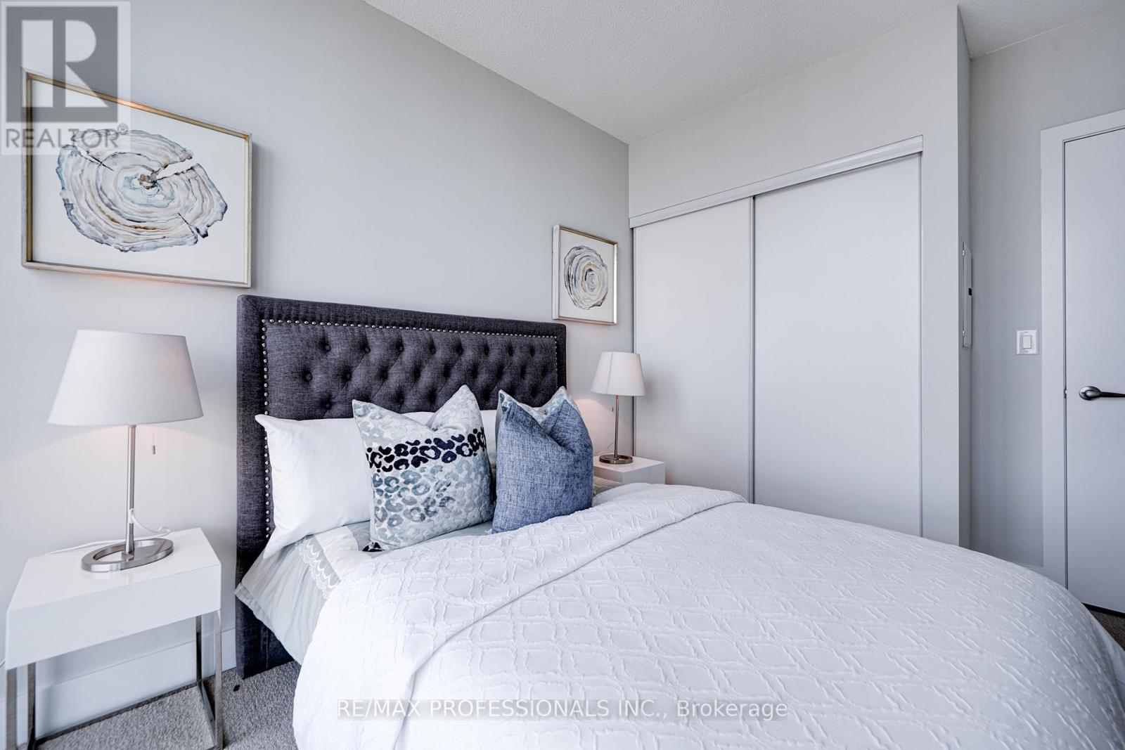 Lph09 - 4099 Brickstone Mews, Mississauga, Ontario  L5B 0G2 - Photo 8 - W12160490