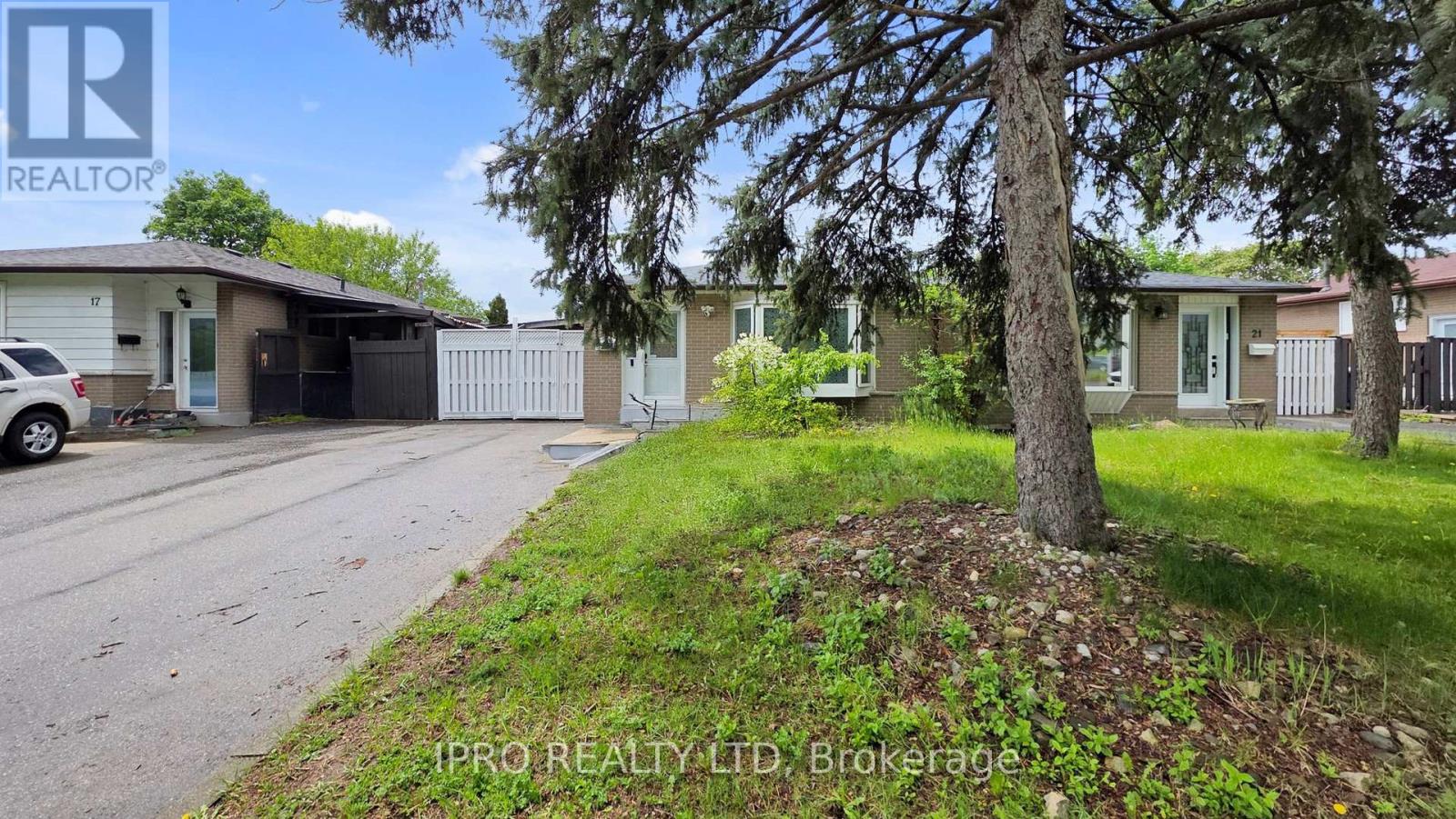 Property at 19 FLAMINGO CRESCENT image 2