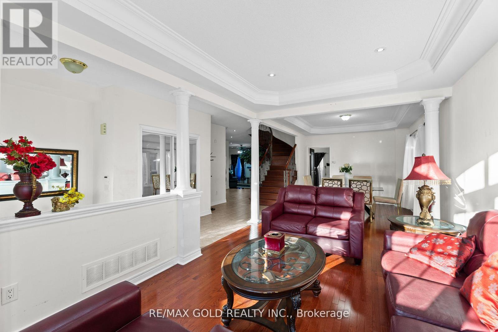 57 Powell Drive, Brampton, Ontario  L6R 0K8 - Photo 8 - W12160535