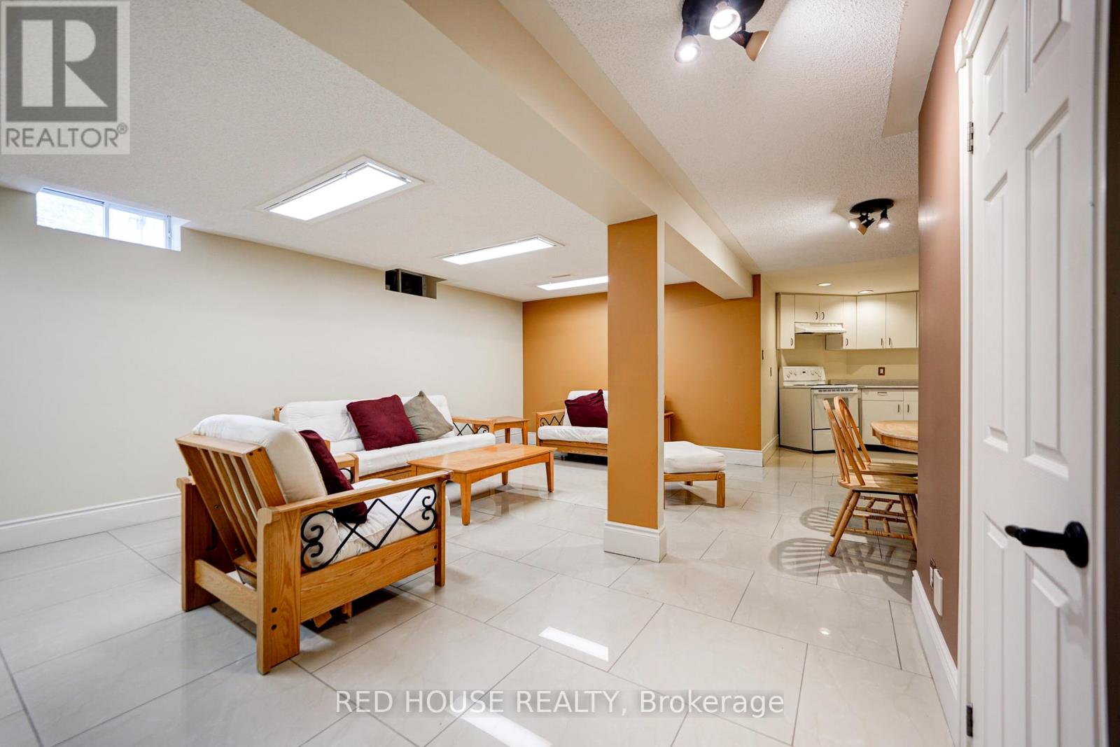 Bsmt - 4450 Mayflower Drive, Mississauga, Ontario  L5R 1S6 - Photo 2 - W12160585