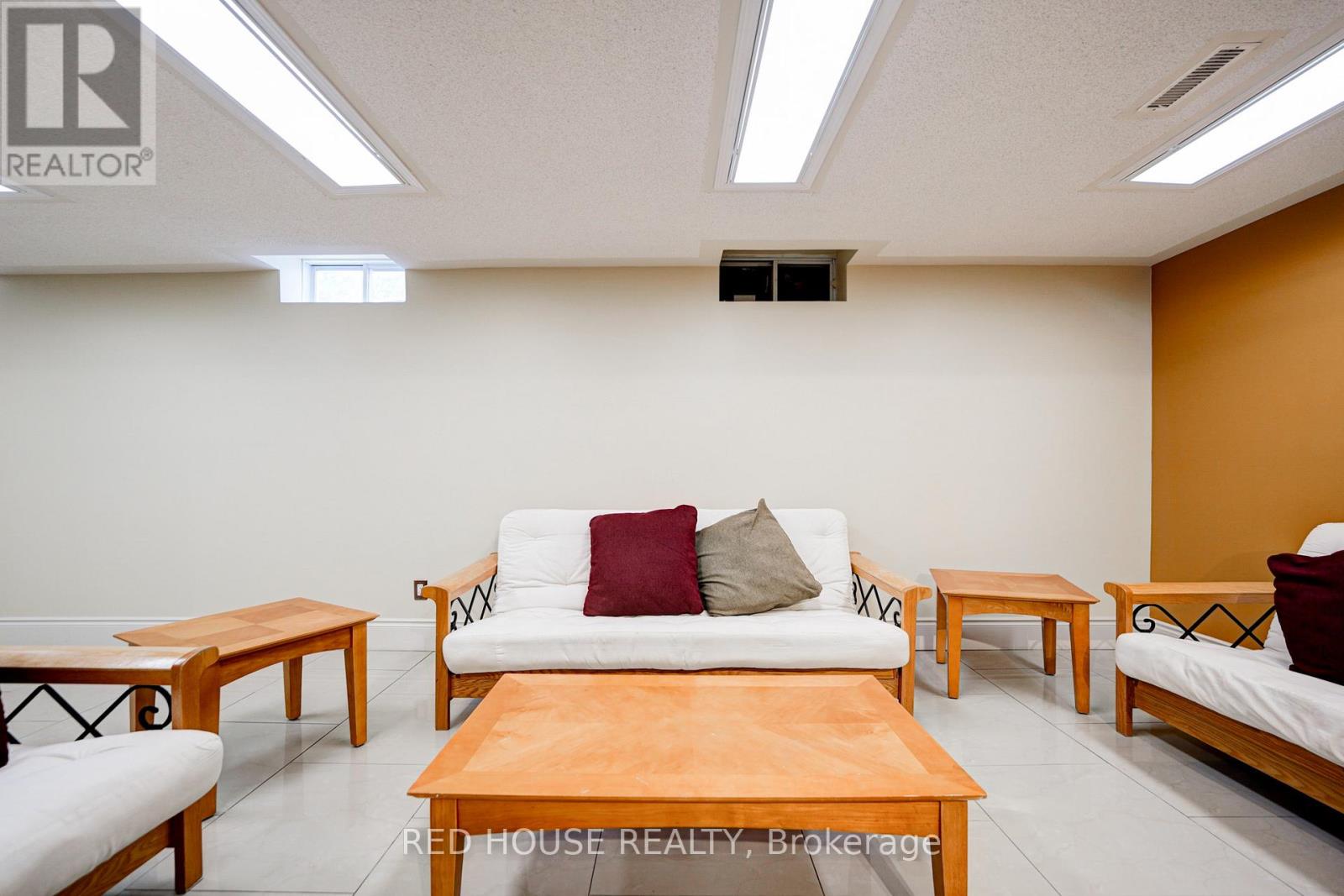 Bsmt - 4450 Mayflower Drive, Mississauga, Ontario  L5R 1S6 - Photo 4 - W12160585