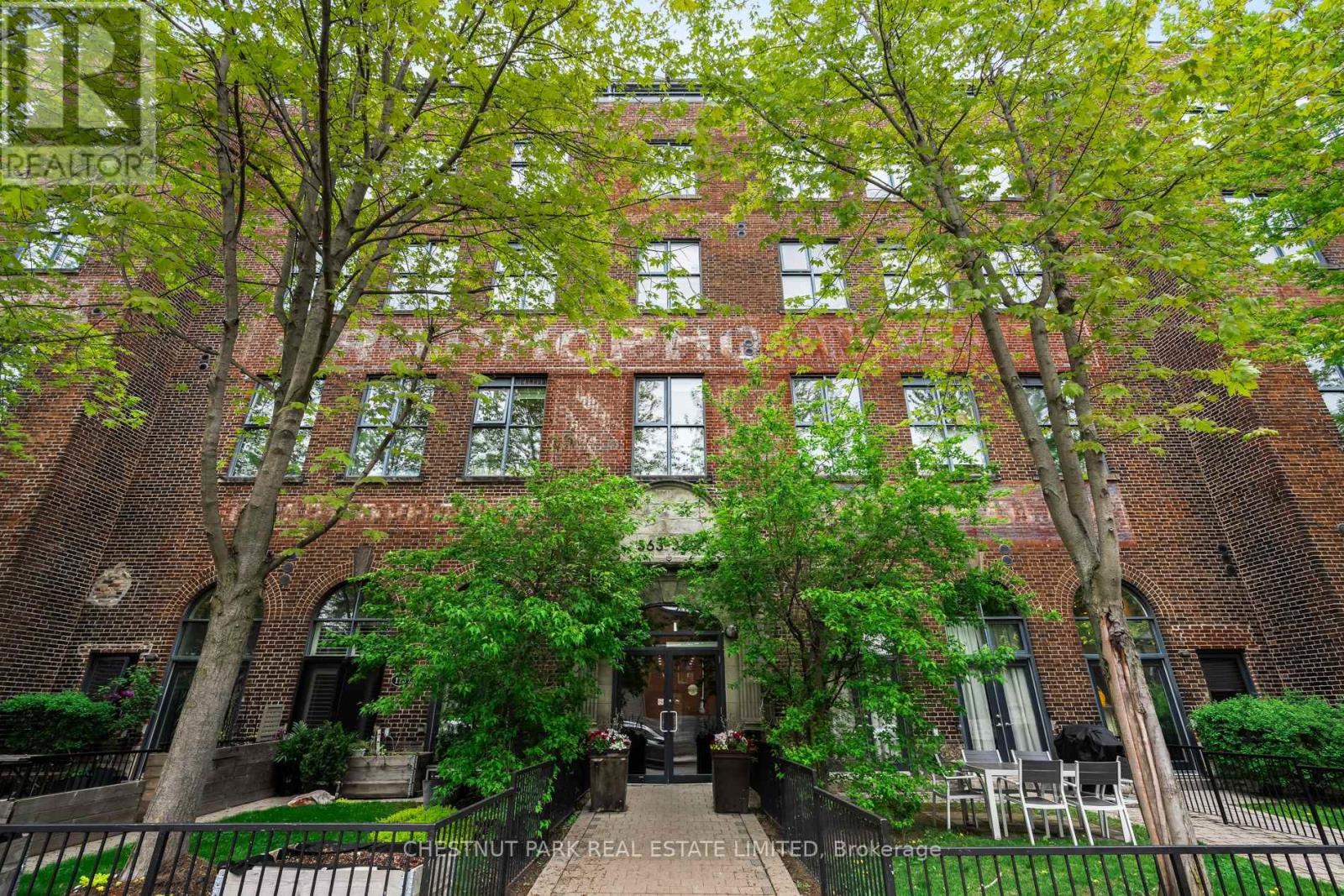 301 - 363 Sorauren Avenue, Toronto, Ontario  M6R 3C1 - Photo 37 - W12160594