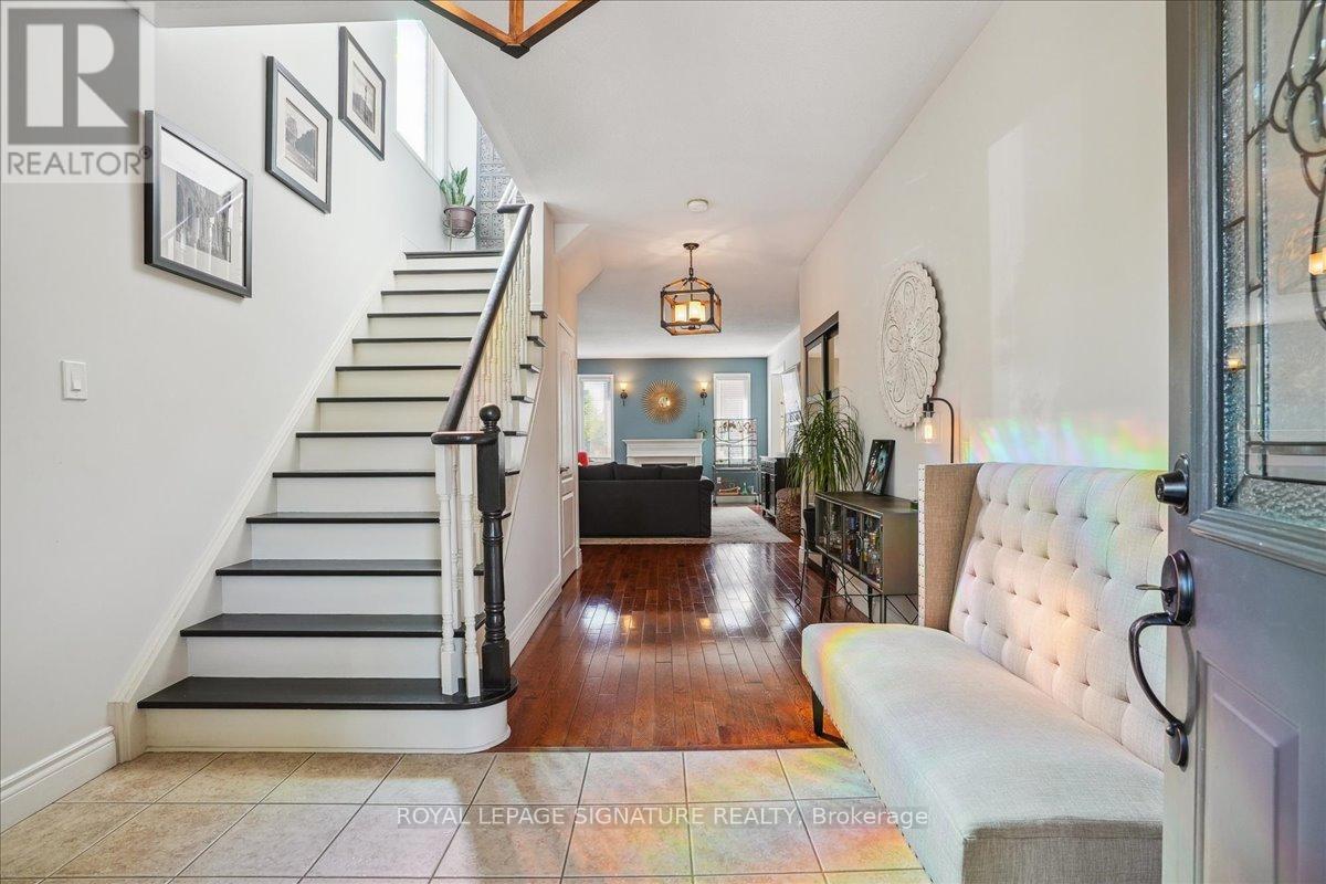 1030 Donnelly Street, Milton, Ontario  L9T 0A2 - Photo 3 - W12160639