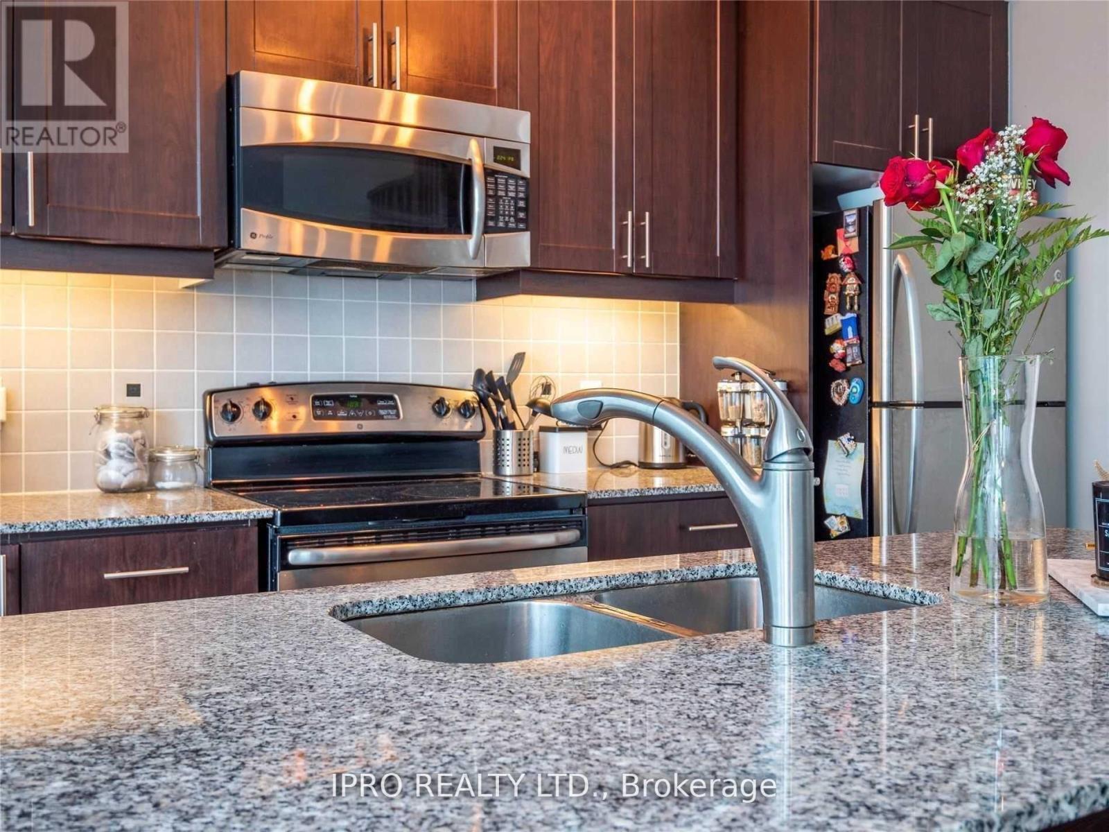 3101 - 223 Webb Drive, Mississauga, Ontario  L5B 0E8 - Photo 10 - W12160646
