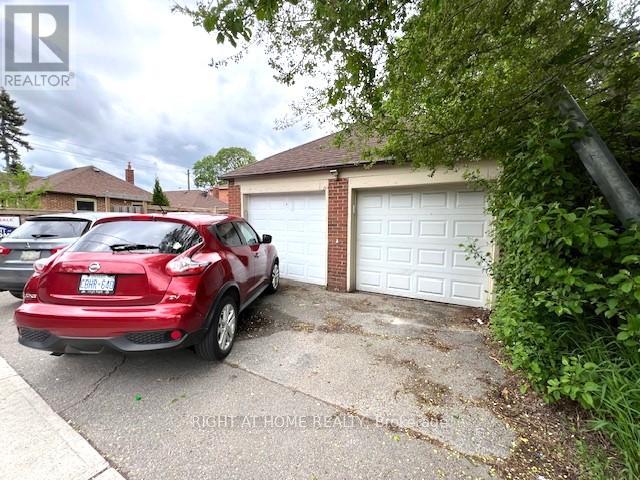 58 Yore Road, Toronto, Ontario  M6M 1W7 - Photo 37 - W12160703