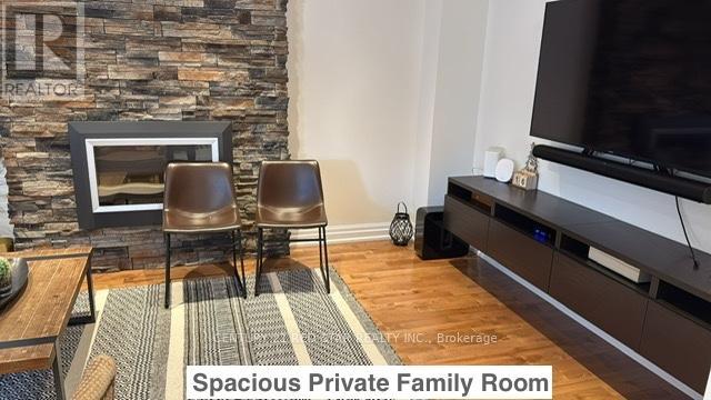 1358 Beauty Bush Court, Mississauga, Ontario  L5V 1K4 - Photo 6 - W12160704