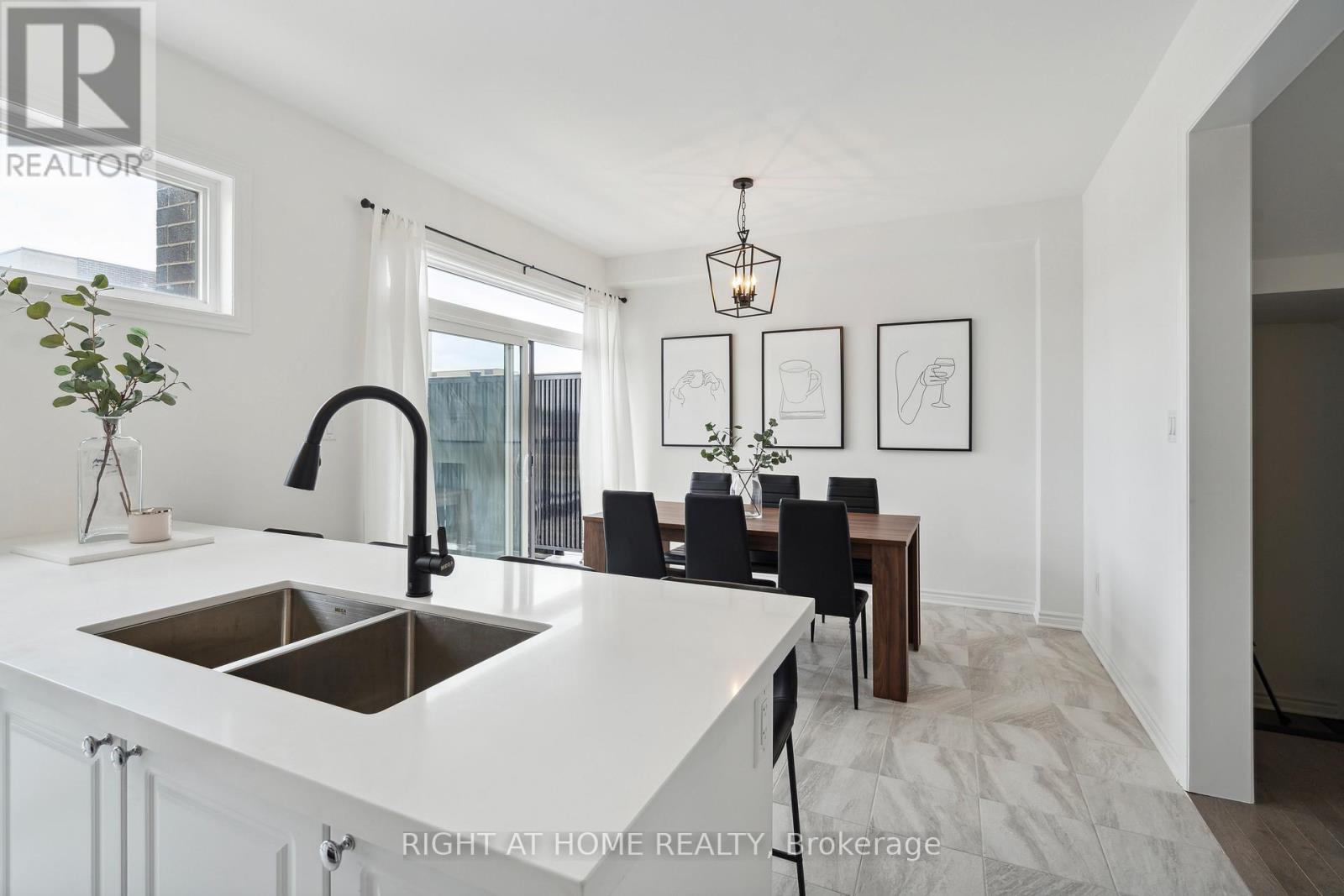 2495 Littlefield Crescent, Oakville, Ontario  L6M 5L9 - Photo 10 - W12160717