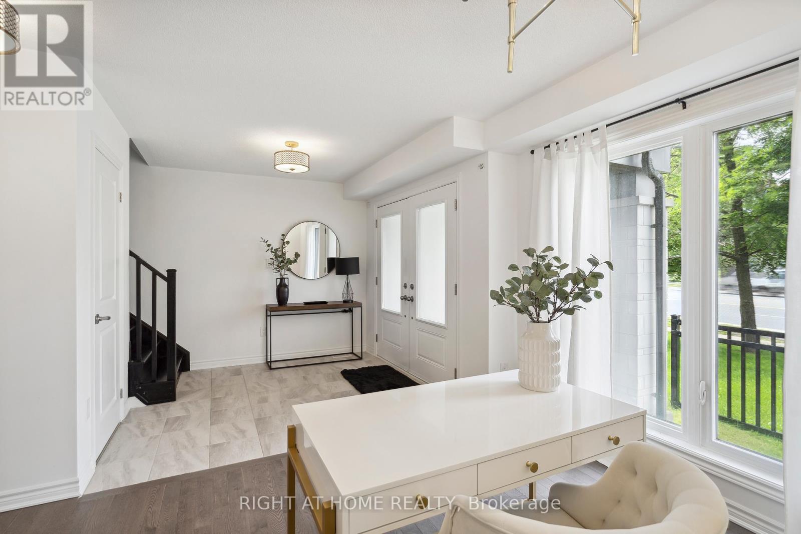 2495 Littlefield Crescent, Oakville, Ontario  L6M 5L9 - Photo 3 - W12160717