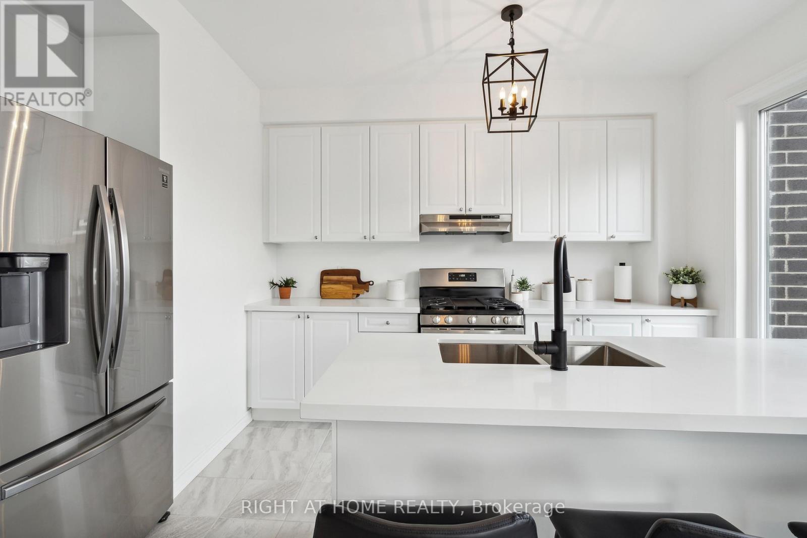 2495 Littlefield Crescent, Oakville, Ontario  L6M 5L9 - Photo 8 - W12160717