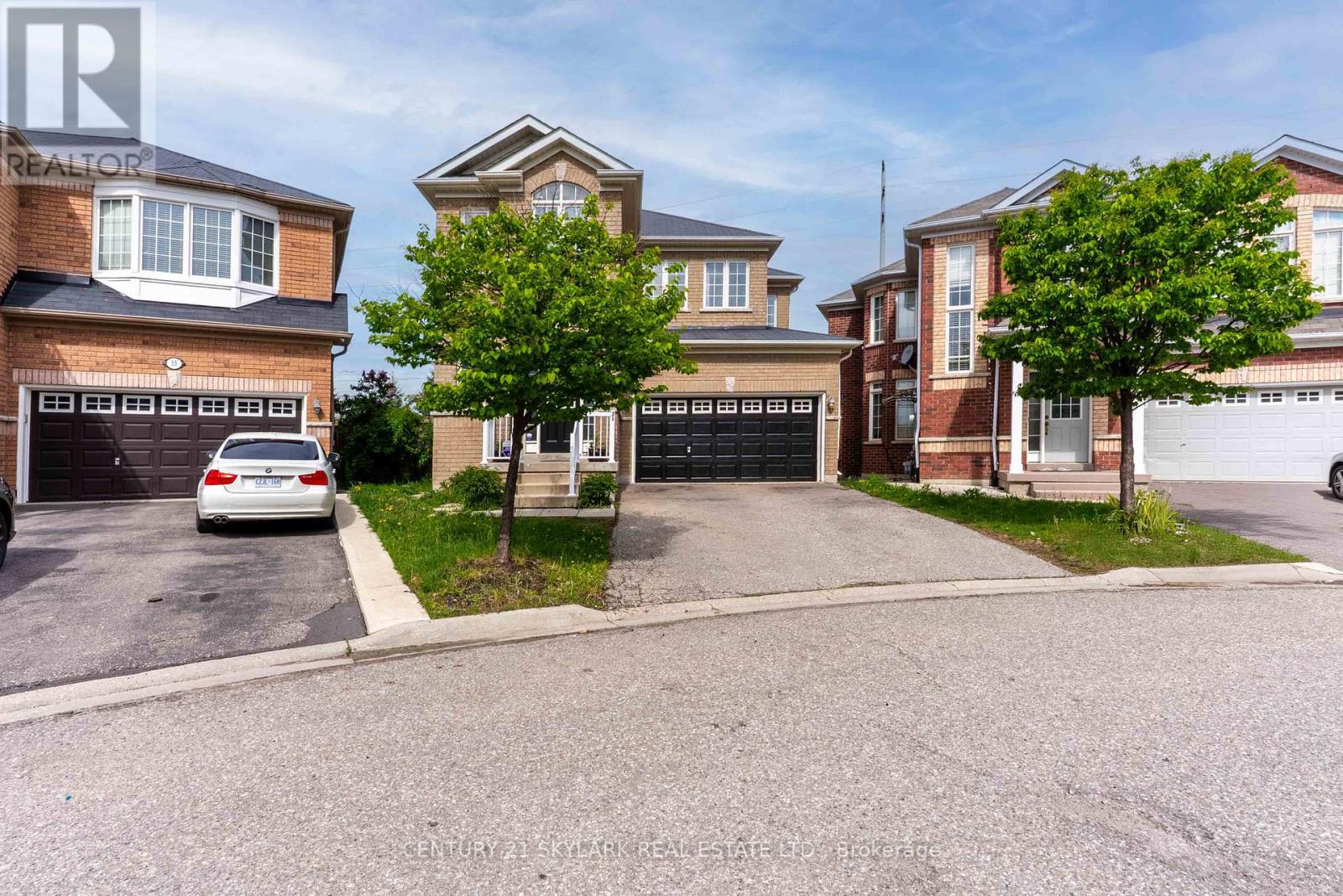 31 Joywill Court, Brampton, Ontario  L7A 3T9 - Photo 2 - W12160723