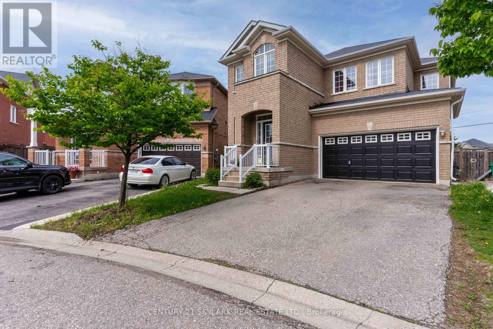 31 Joywill Court, Brampton, Ontario  L7A 3T9 - Photo 4 - W12160723