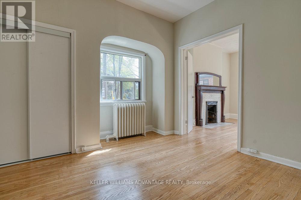 24 Indian Road Crescent, Toronto, Ontario  M6P 2G1 - Photo 12 - W12160754