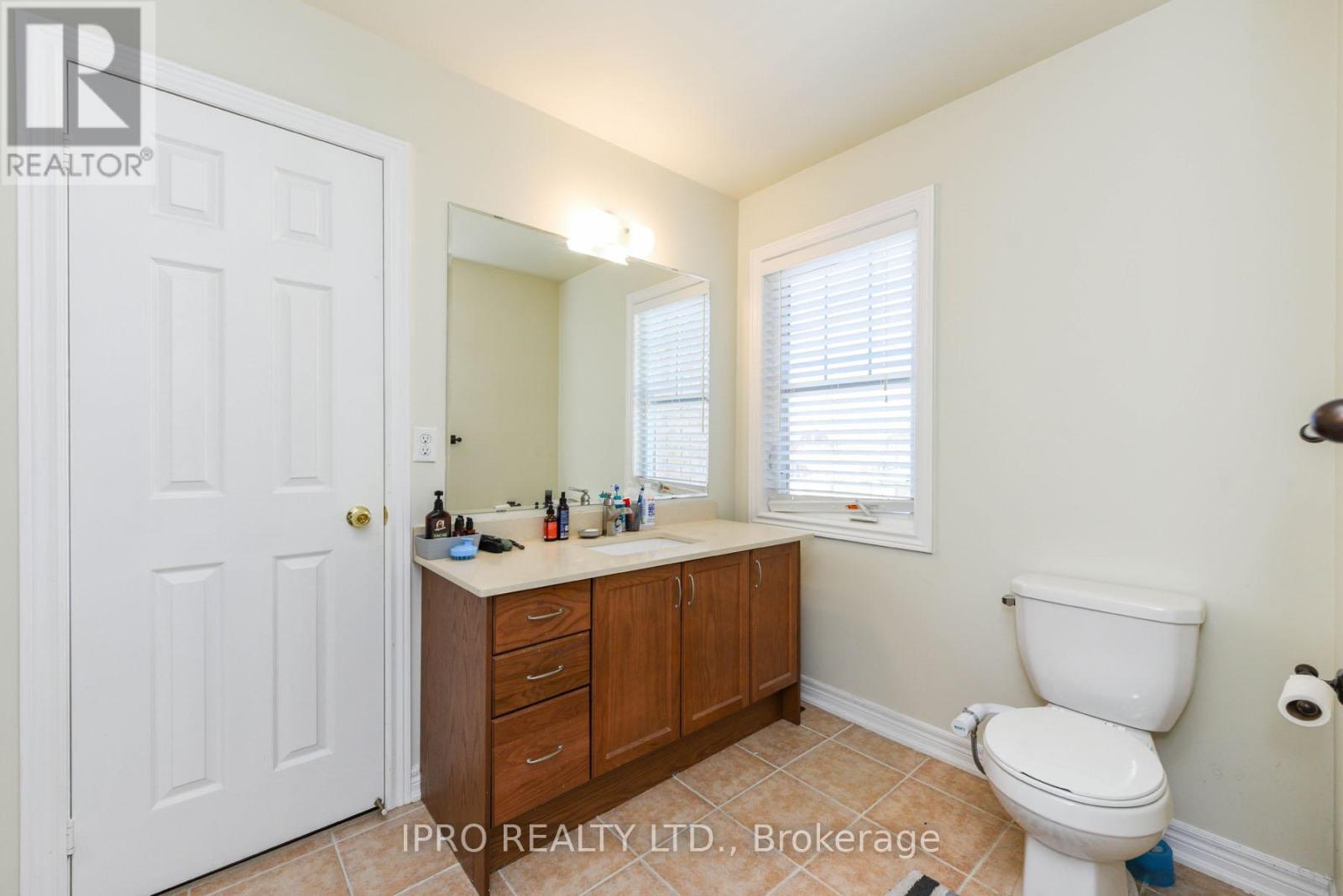 304 Dalgleish Garden, Milton, Ontario  L9T 6Z7 - Photo 19 - W12160767