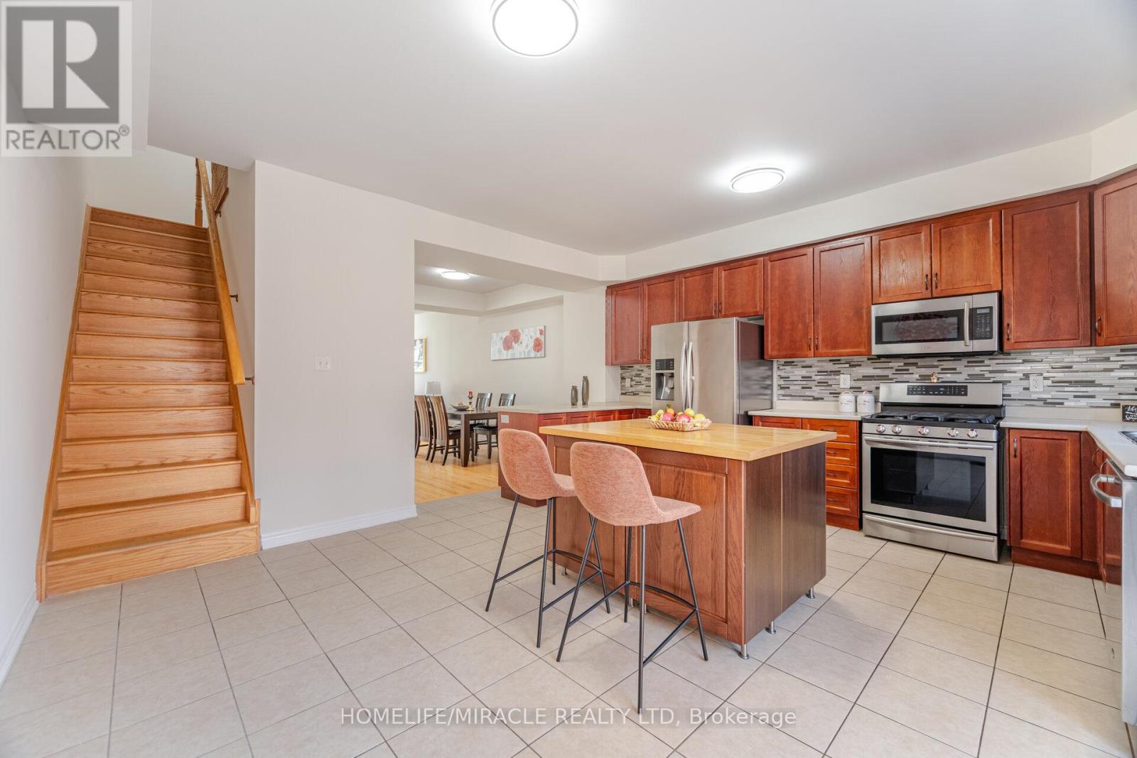 33 Sea Drifter Crescent, Brampton, Ontario  L6P 4B2 - Photo 11 - W12160773