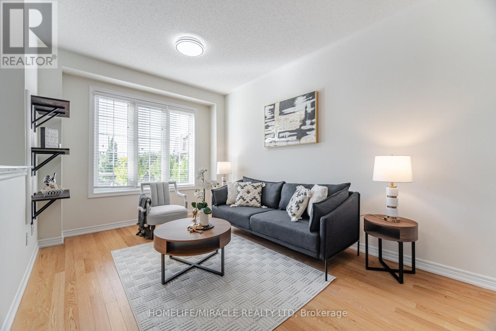 33 Sea Drifter Crescent, Brampton, Ontario  L6P 4B2 - Photo 3 - W12160773