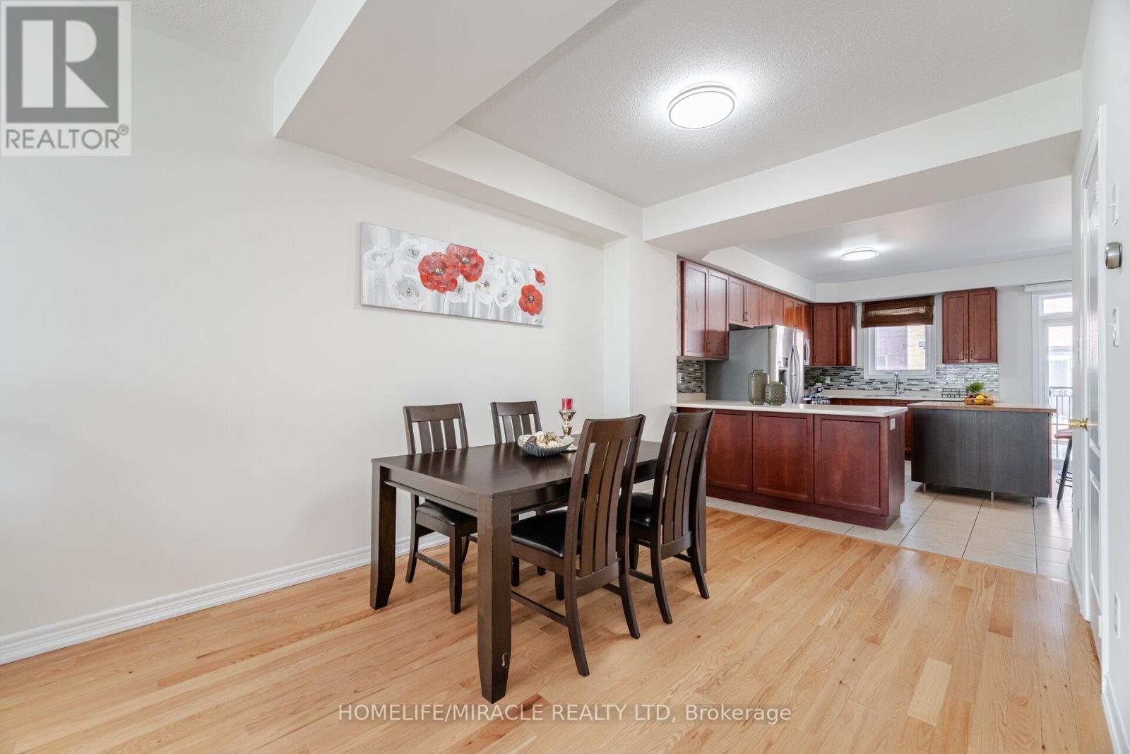 33 Sea Drifter Crescent, Brampton, Ontario  L6P 4B2 - Photo 8 - W12160773