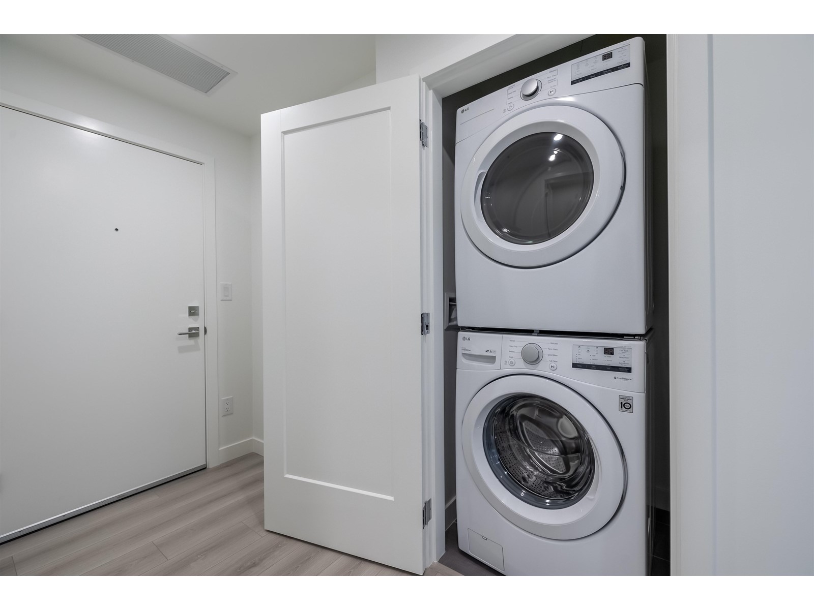 A303 20065 85 Avenue, Langley, British Columbia  V2Y 3Y5 - Photo 10 - R3003909