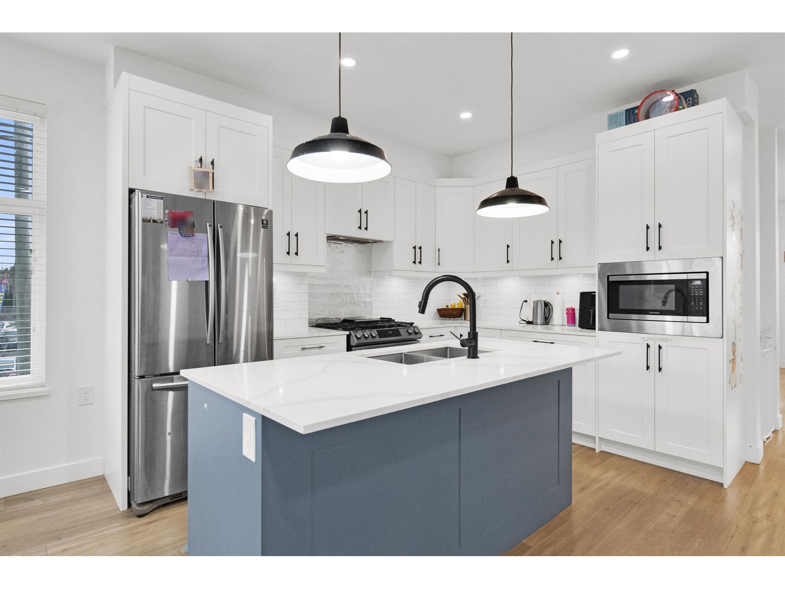 Property at 10 21688 52 AVENUE image 1