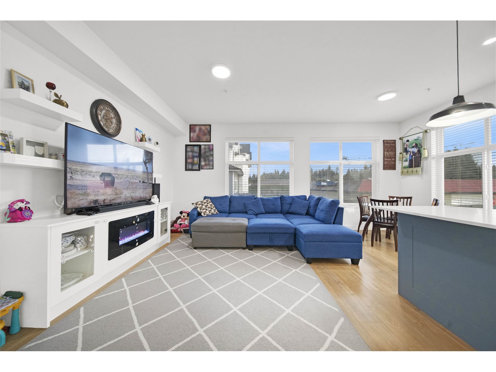 Property at 10 21688 52 AVENUE image 2