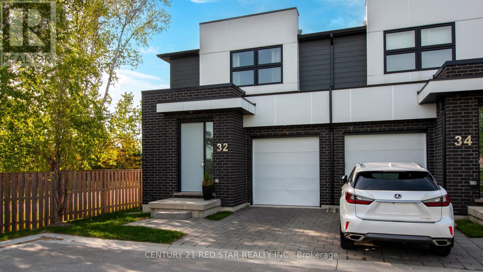 Property at 32 - 499 SOPHIA CRESCENT image 3
