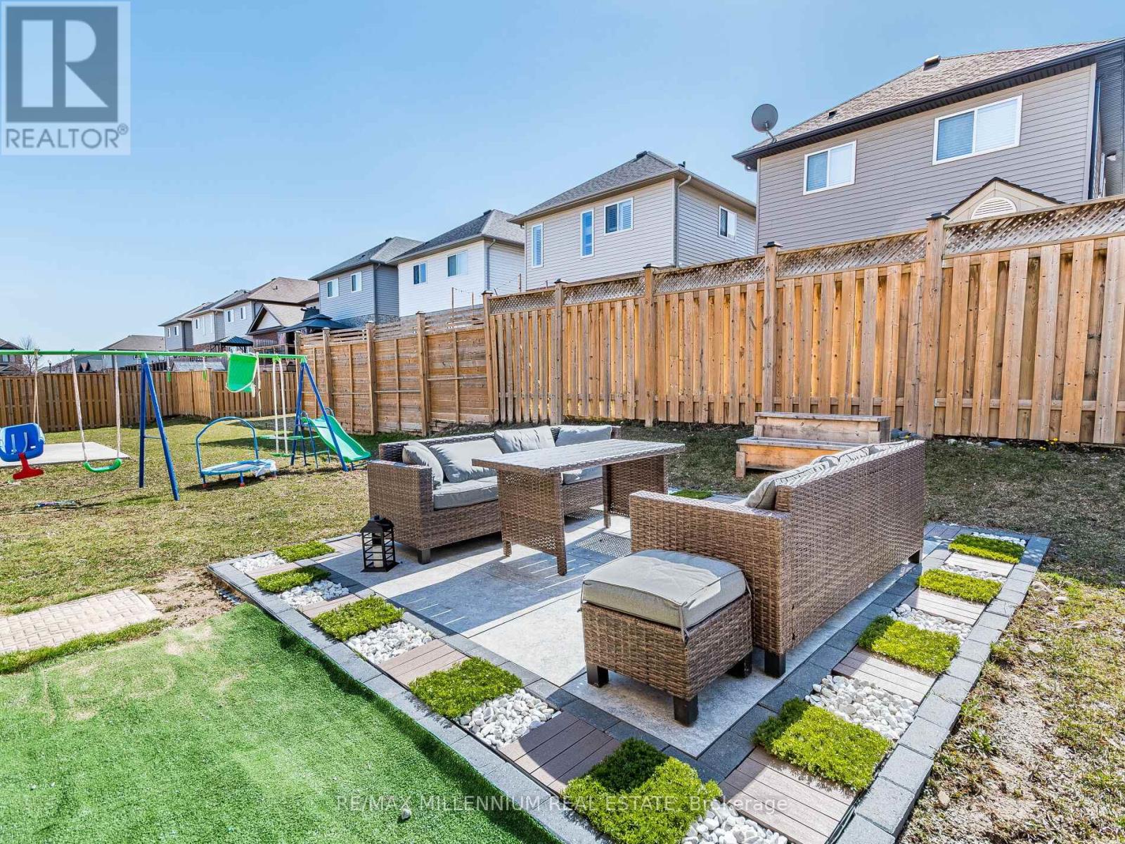 225 Watervale Crescent, Kitchener, Ontario  N2A 0E9 - Photo 40 - X12160038