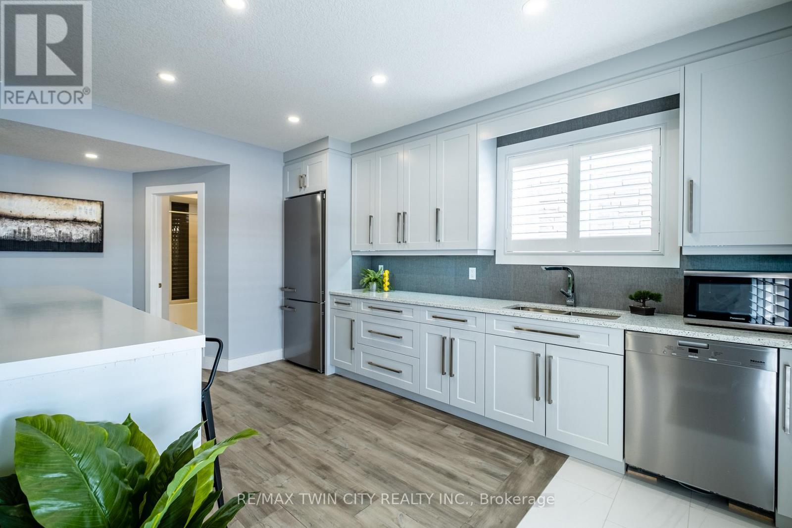 46 Paige Street, Kitchener, Ontario  N2K 4P5 - Photo 37 - X12160106