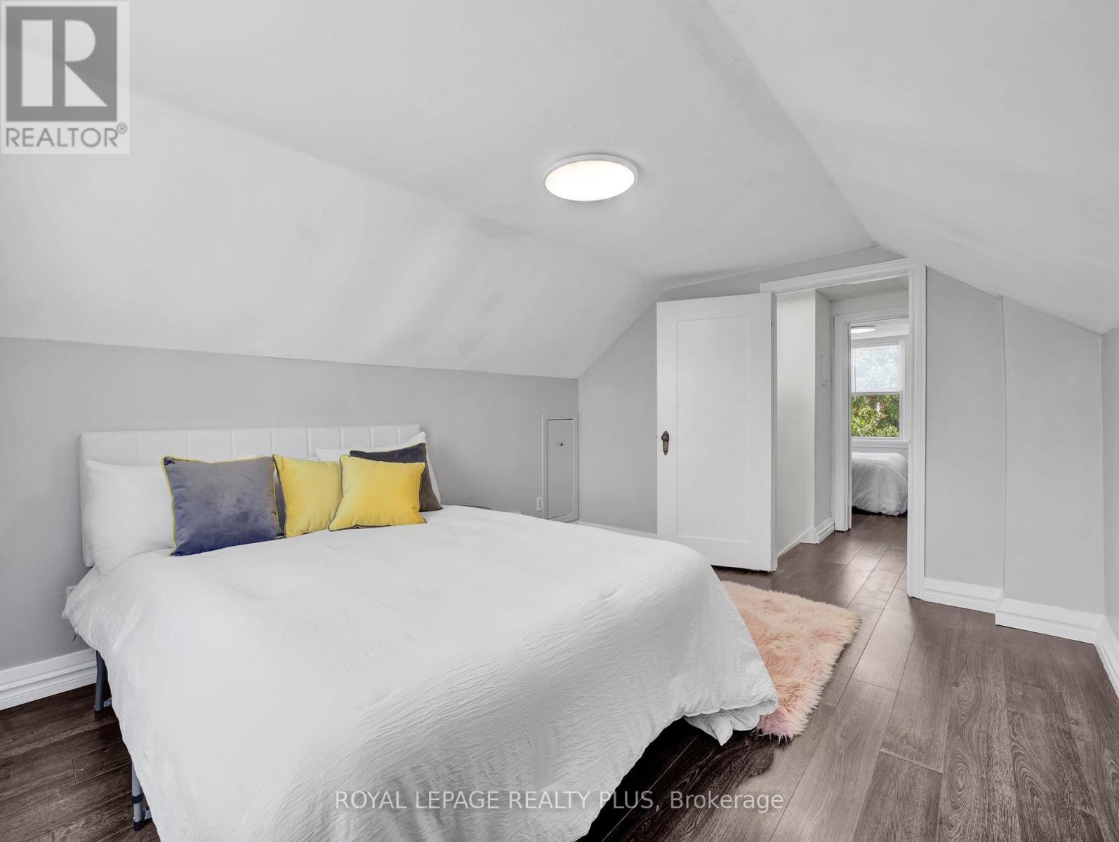 86 Garnet Street, St. Catharines, Ontario  L2M 5G4 - Photo 11 - X12160115