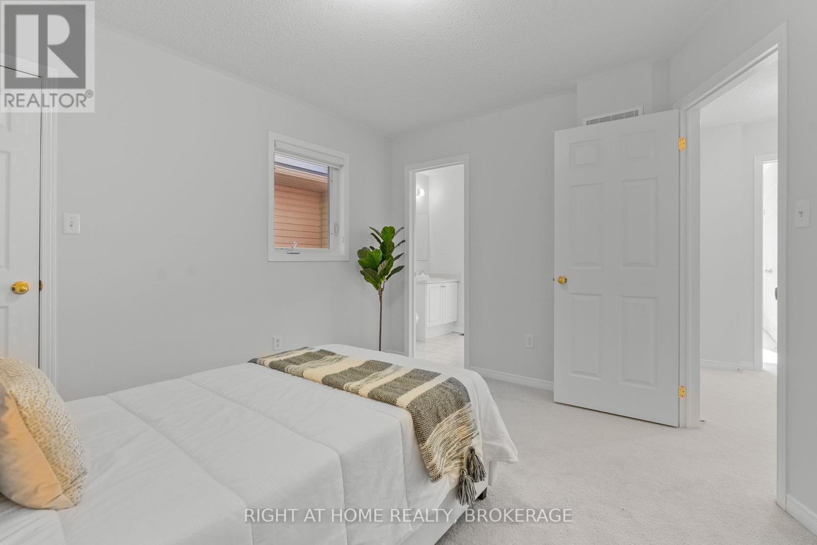 50 Humphrey Street, Hamilton (Waterdown), Ontario  L0R 2H1 - Photo 11 - X12160131