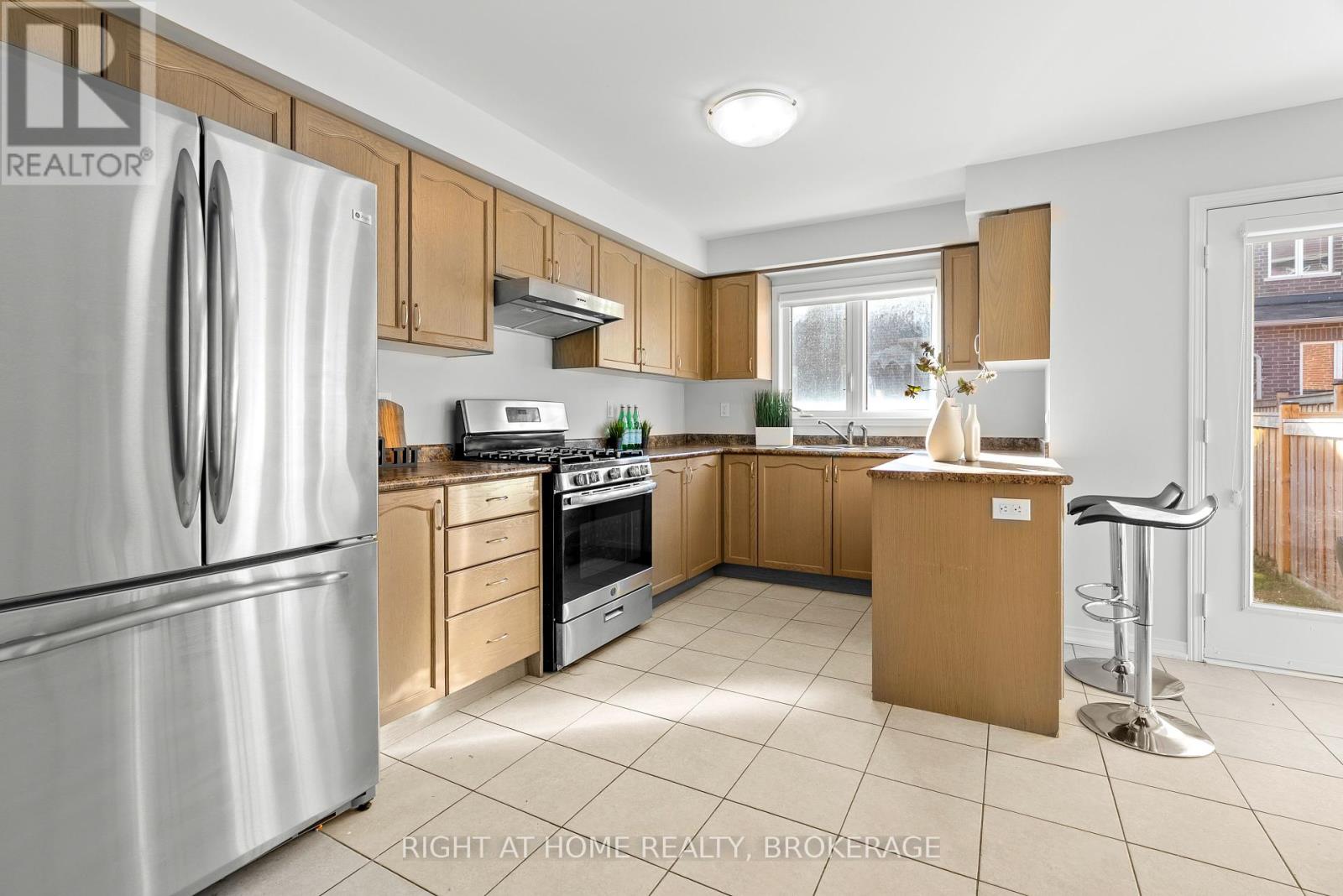 50 Humphrey Street, Hamilton (Waterdown), Ontario  L0R 2H1 - Photo 24 - X12160131