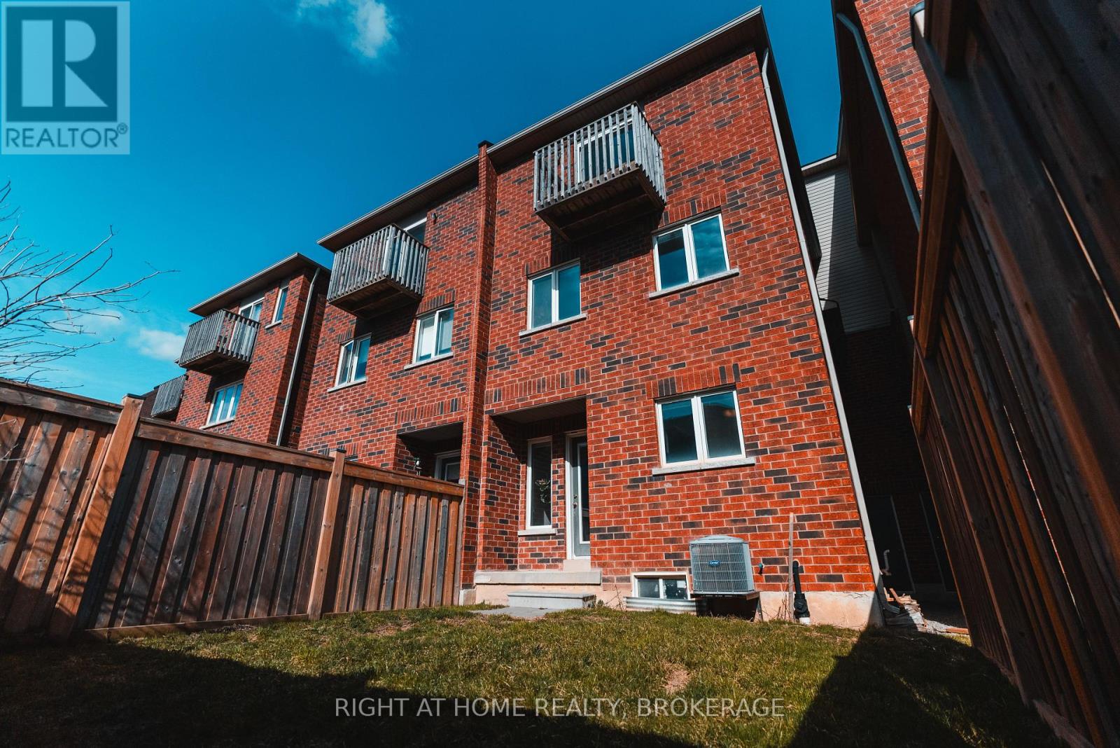 50 Humphrey Street, Hamilton (Waterdown), Ontario  L0R 2H1 - Photo 38 - X12160131
