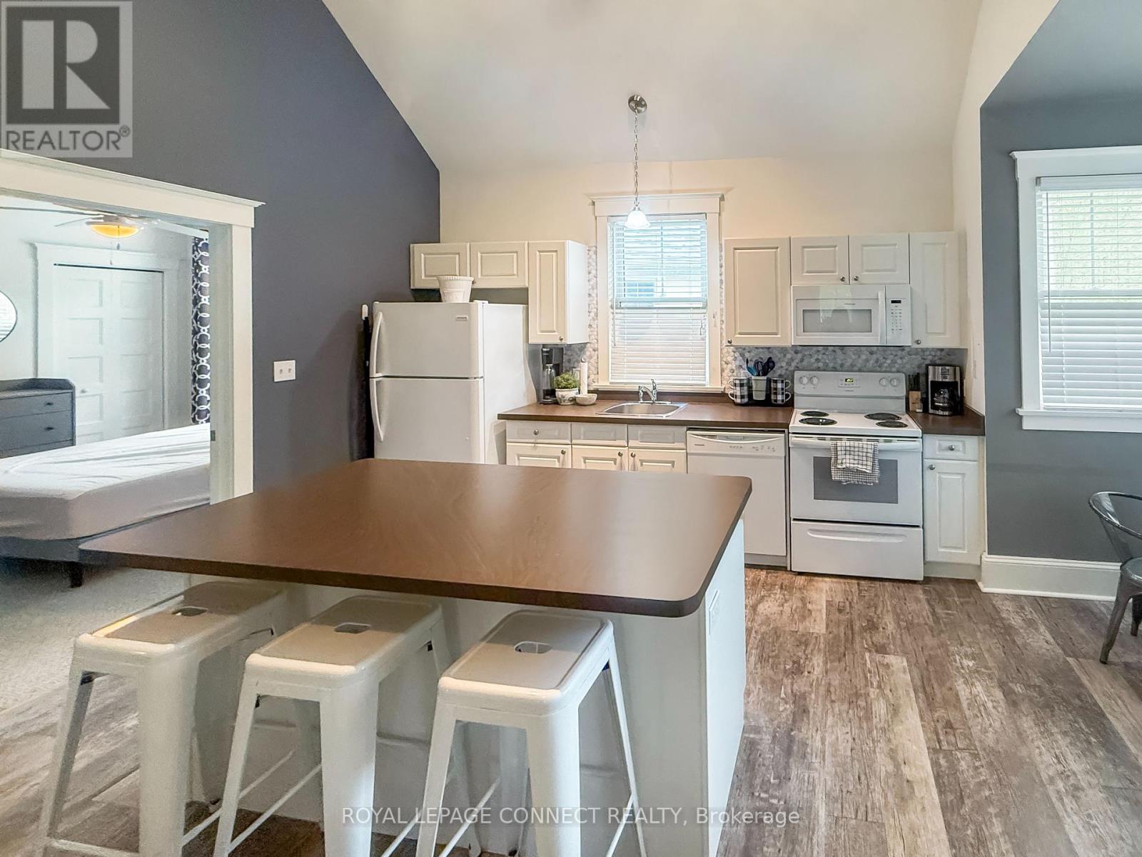 199 - 32 Hollow Lane, Prince Edward County, Ontario  K0K 1P0 - Photo 11 - X12160311