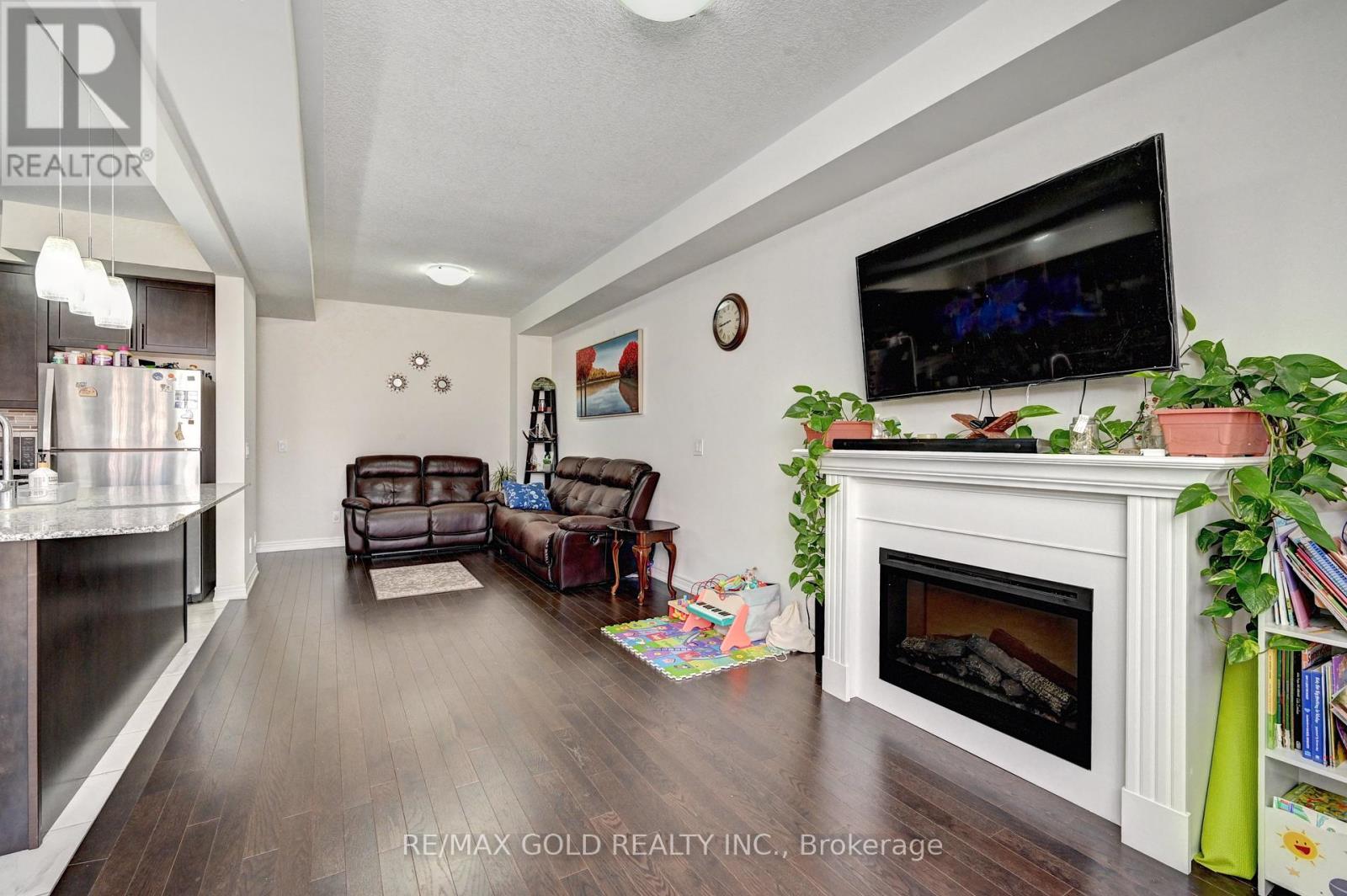 46 Grassbourne Avenue, Kitchener, Ontario  N2R 0R2 - Photo 14 - X12160342