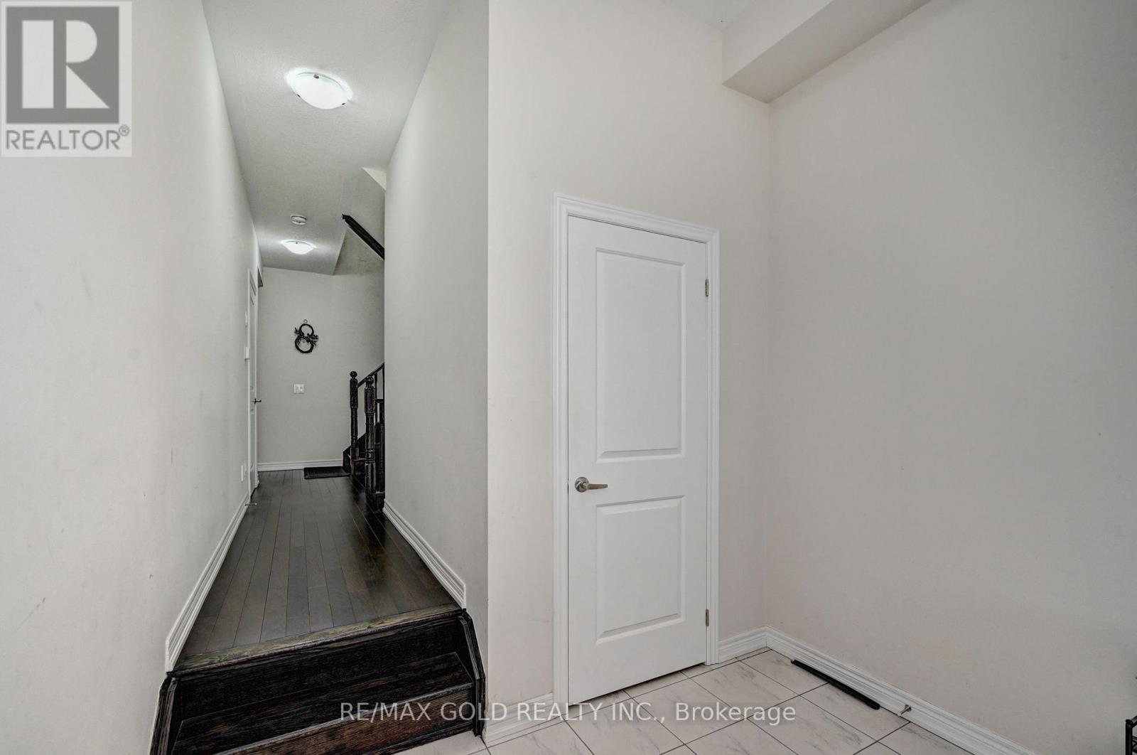46 Grassbourne Avenue, Kitchener, Ontario  N2R 0R2 - Photo 5 - X12160342