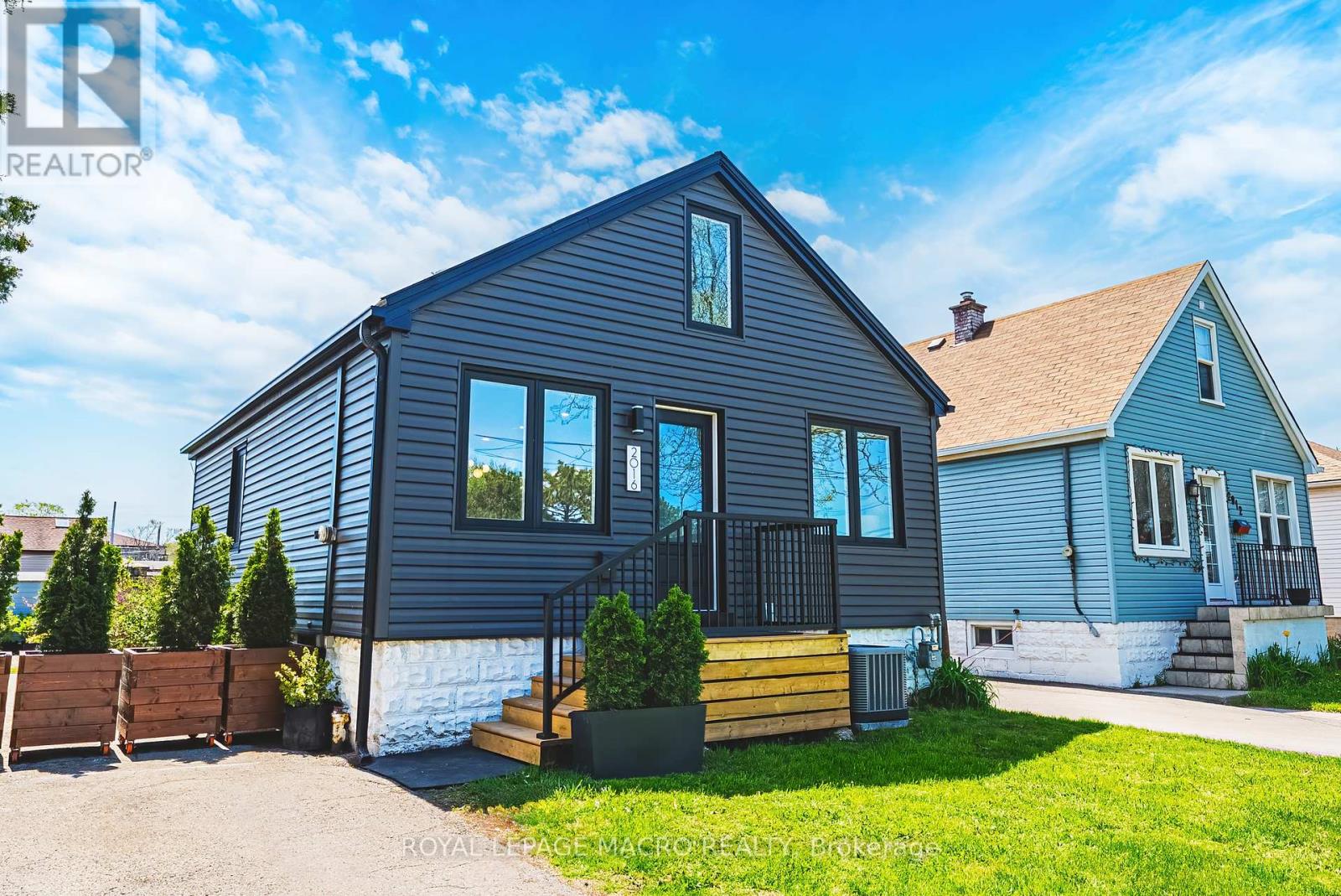 2016 BARTON STREET, Hamilton, Ontario