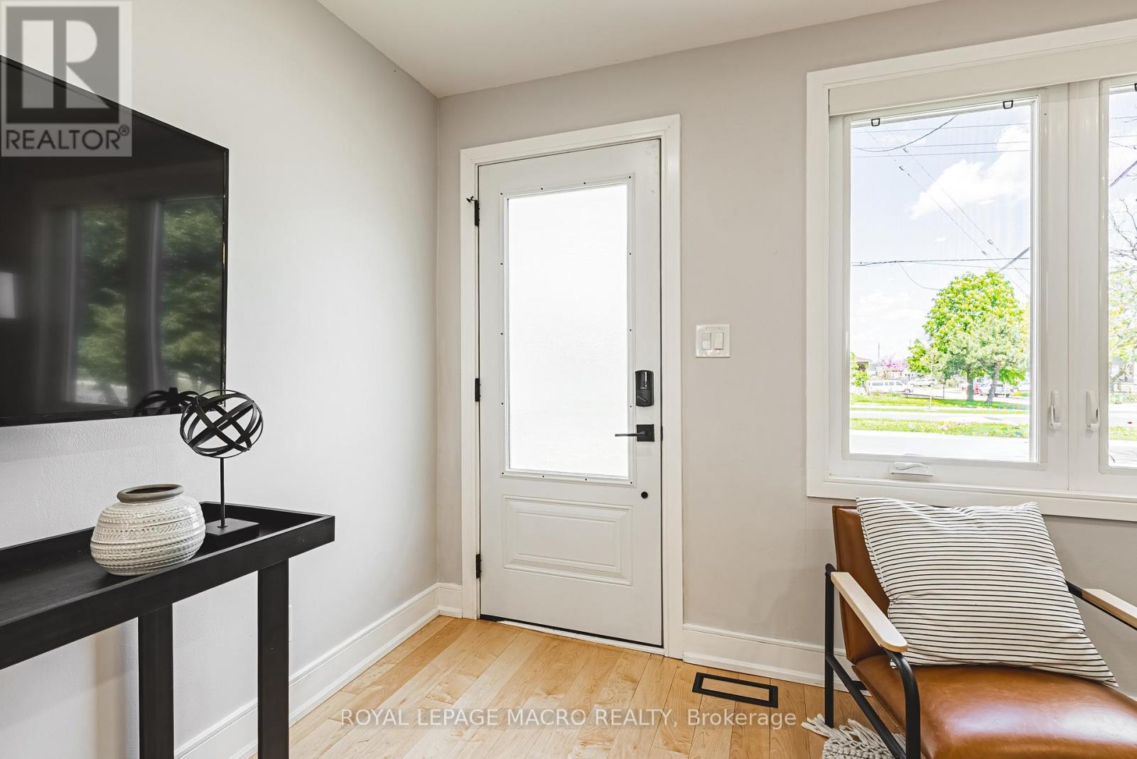 Property at 2016 BARTON STREET image 3