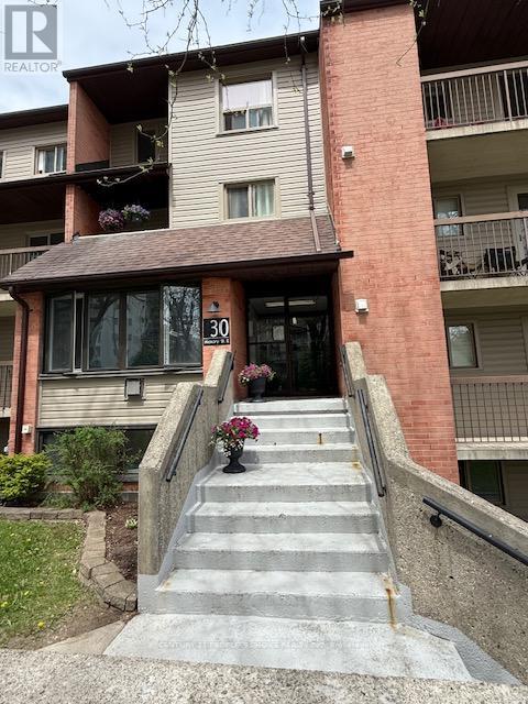 Property at 111 - 30 HICKORY STREET E image 2